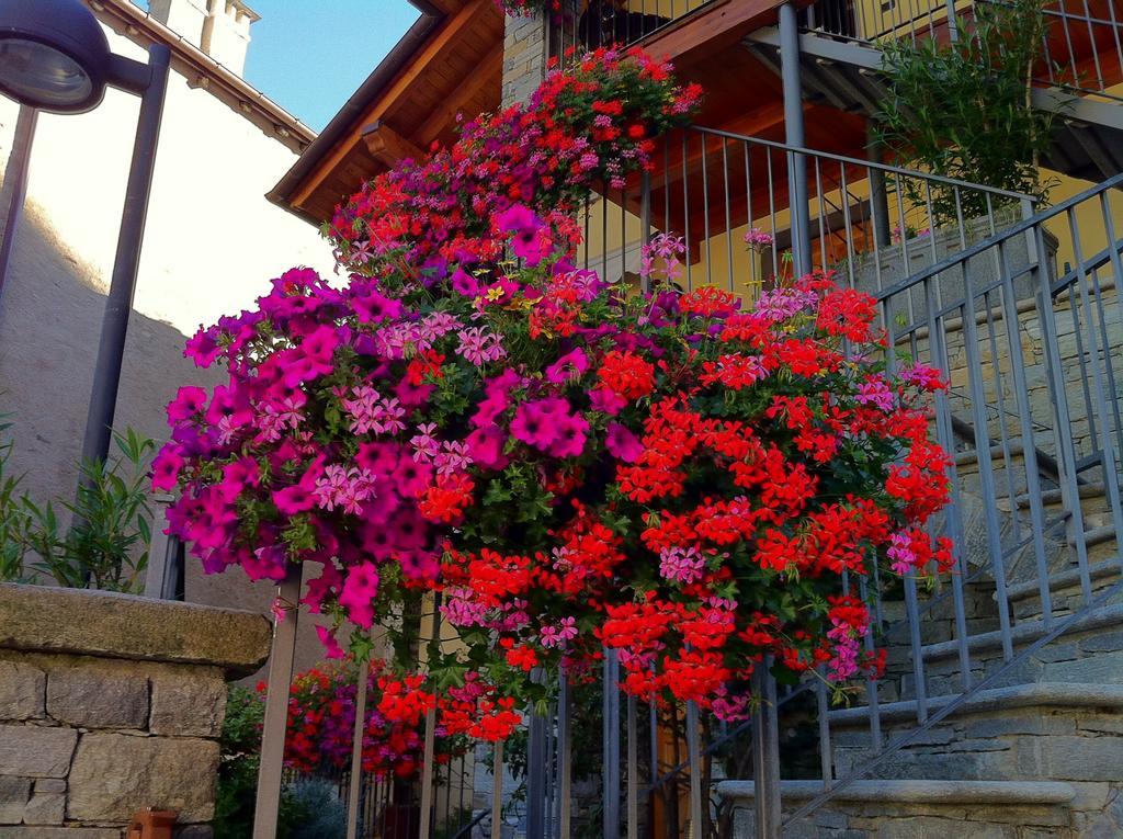 Al Castel Bed & Breakfast Pont-Saint-Martin Exterior foto