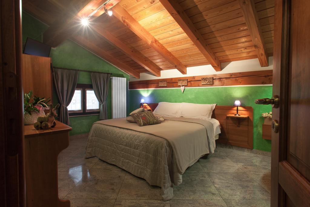 Al Castel Bed & Breakfast Pont-Saint-Martin Cameră foto