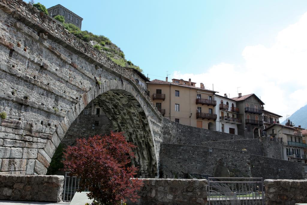 Al Castel Bed & Breakfast Pont-Saint-Martin Exterior foto