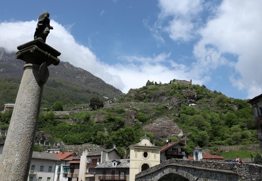 Al Castel Bed & Breakfast Pont-Saint-Martin Exterior foto