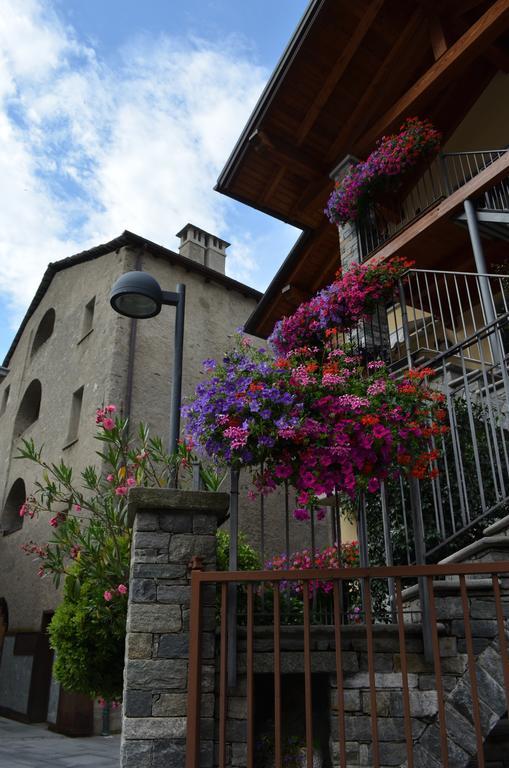 Al Castel Bed & Breakfast Pont-Saint-Martin Exterior foto